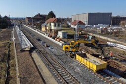 Erneuerung des Bahnsteigs in Berga-Kelbra